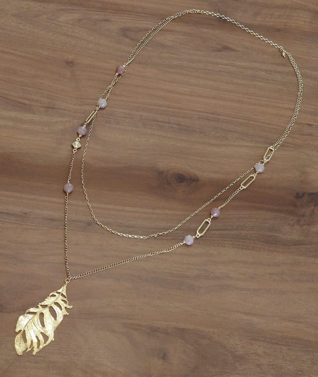 Collar doble con ovalos y dije de hoja
