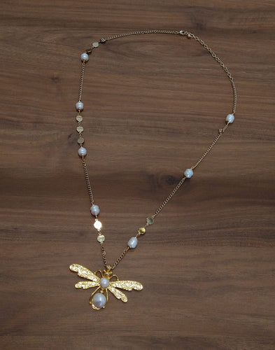 Collar con dije de abeja