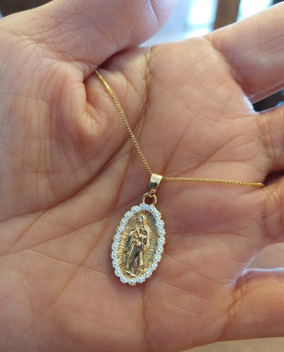 Cadena de virgen con flores