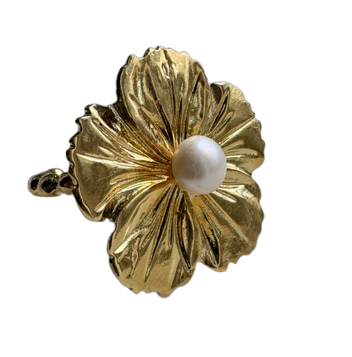 Anillo de flor con perla al centro