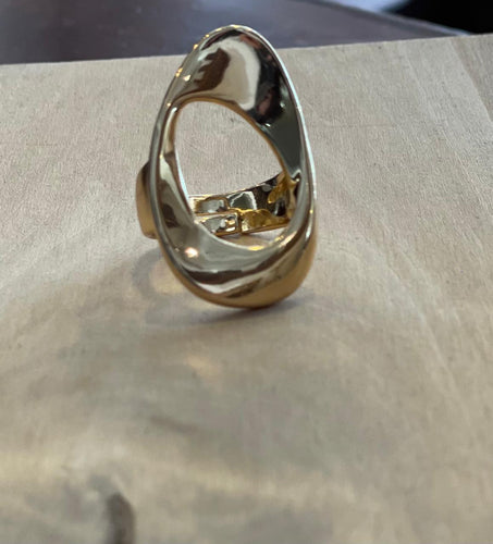 Anillo circular grande asimétrico