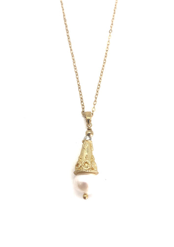 Cadena con perla capuchón